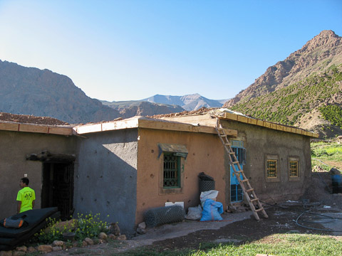 Le refuge en construction