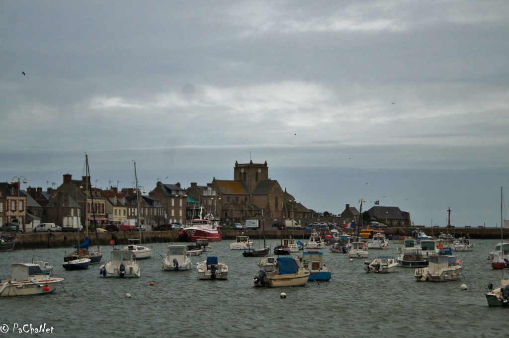 Saint-Vaast-la-Hougue - Le por